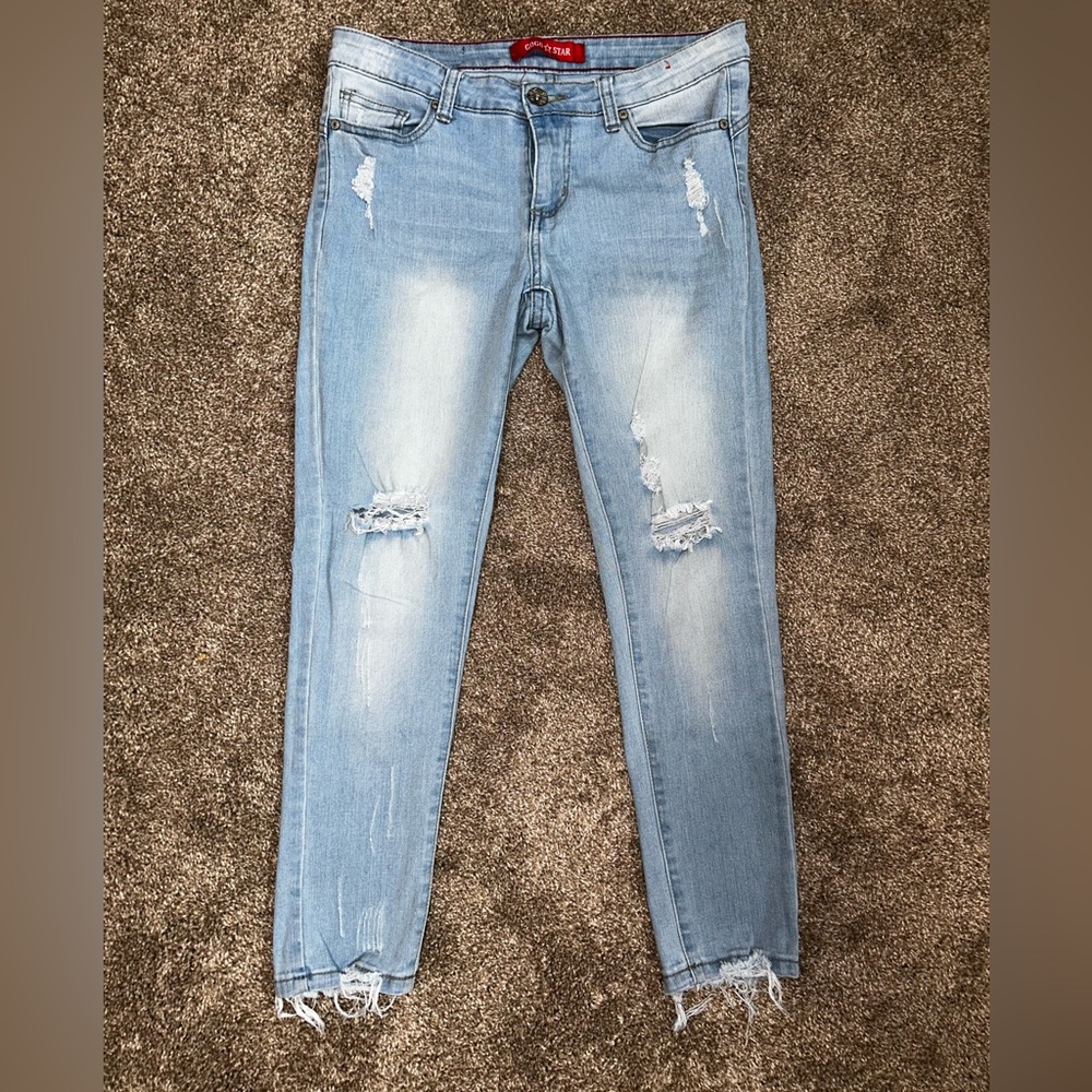 Mid-Rise light wash skinny ripped jeans 👖